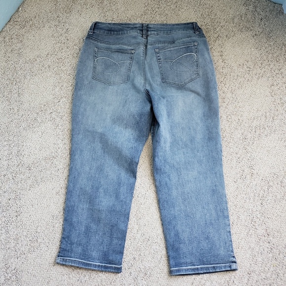 Chico's So Slimming light wash jeans Sz 2=12 B66 - Picture 4 of 4